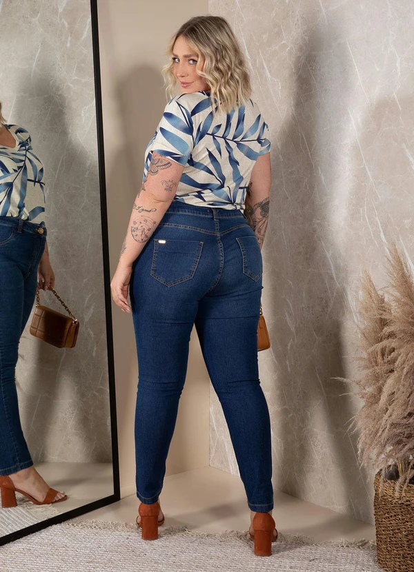 Quintess - Blusa Folhagem Azul com Decote V e Bolso Frontal 14