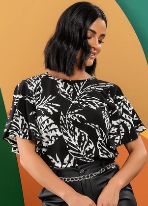 Quintess - Blusa Folhagem P&B em Malha de Viscose - QUINTESS