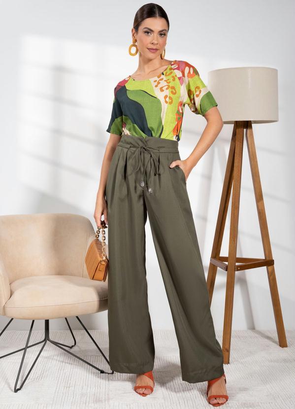 Quintess - Blusa Folhas Coloridas em Viscose Plana 3