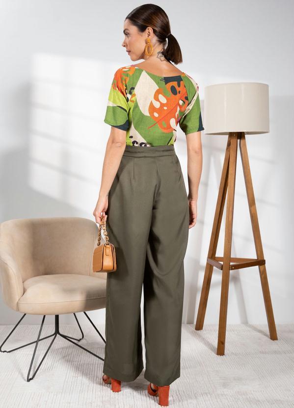 Quintess - Blusa Folhas Coloridas em Viscose Plana 4