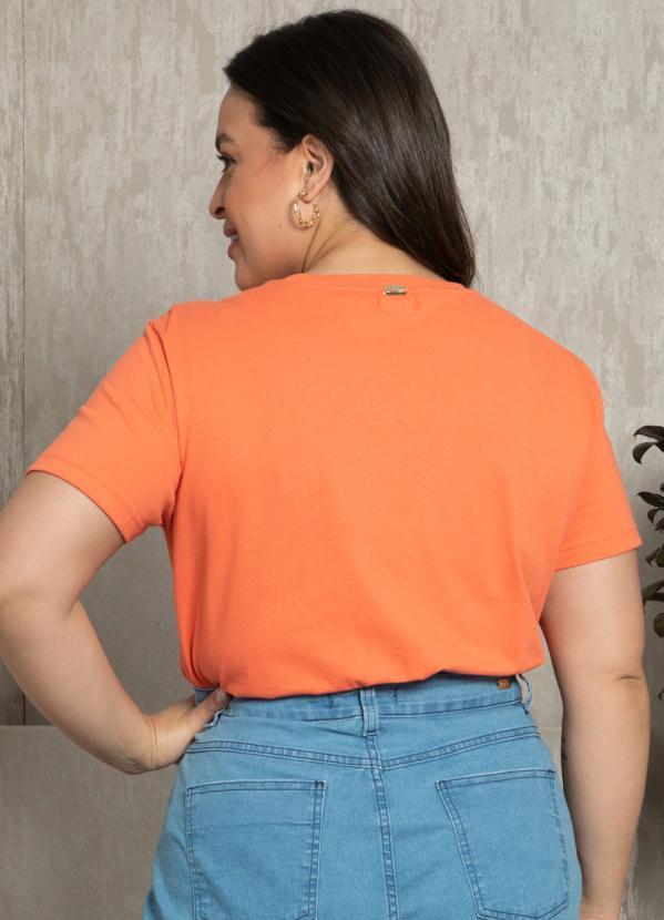 Quintess - Blusa Laranja com Bolso Frontal 8