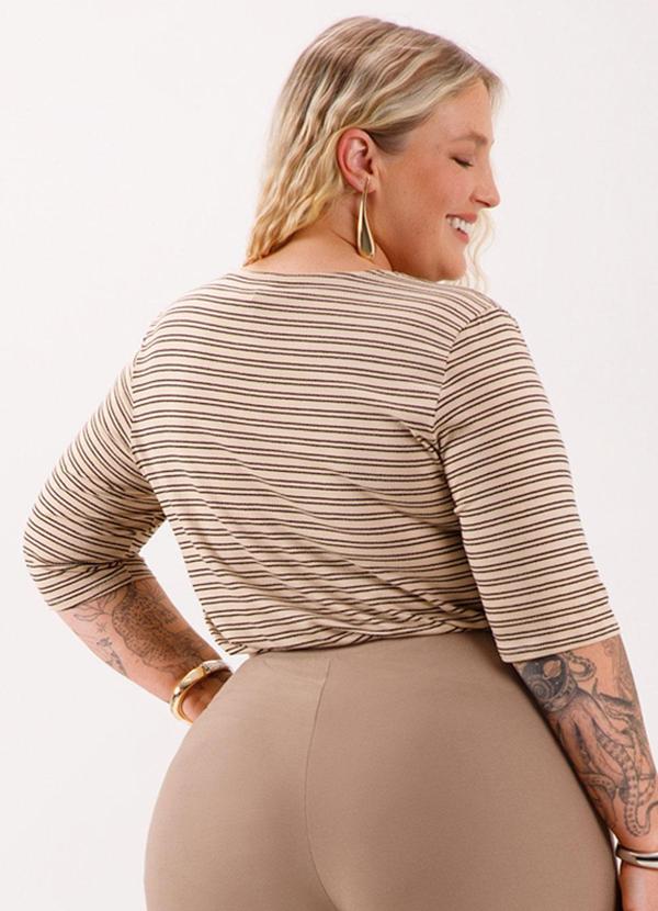 Lunender Mais Mulher - Blusa Listrada de Mangas Curtas em Malha Bege 2