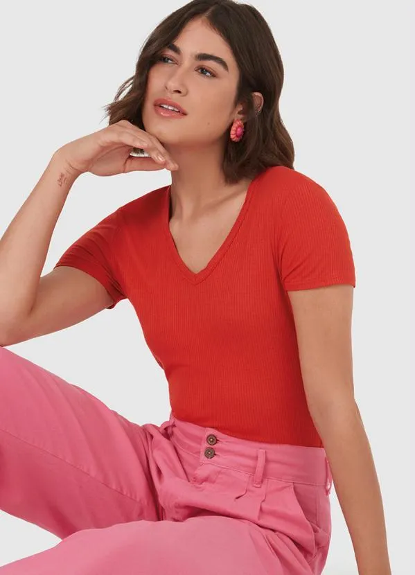 Malwee Blusa Malha Canelada de Viscose Gola V Vermelho