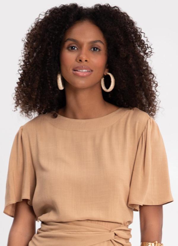 Lunender - Blusa Manga Curta Amplas Decote Redondo Bege