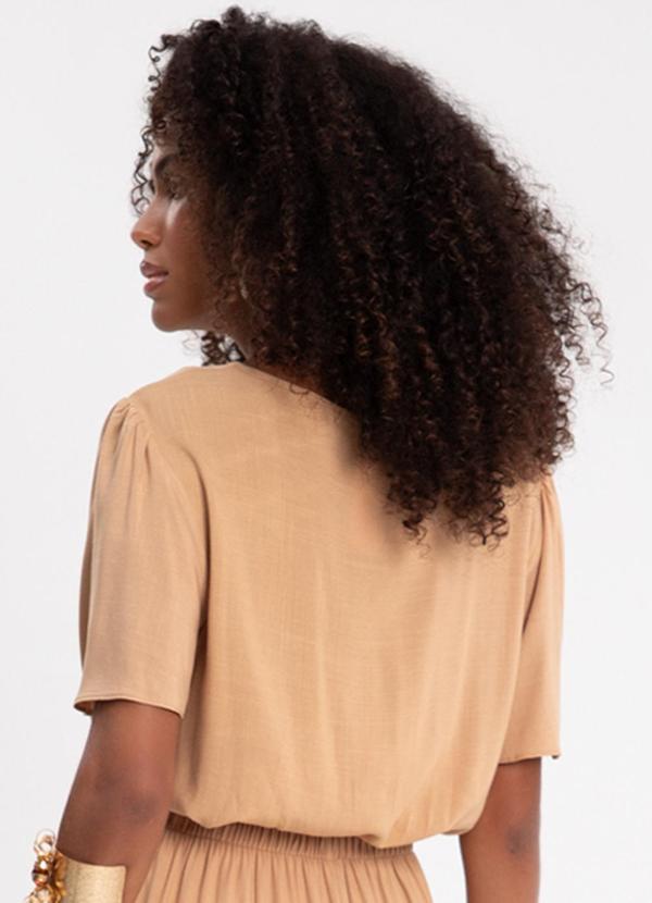 Lunender - Blusa Manga Curta Amplas Decote Redondo Bege 2