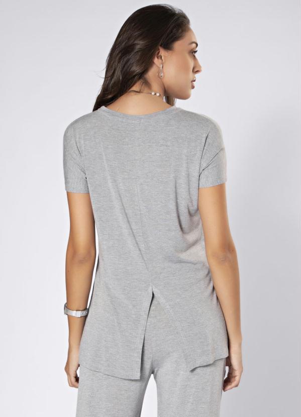 Preview - Blusa Manga Curta com Fenda Cinza 2