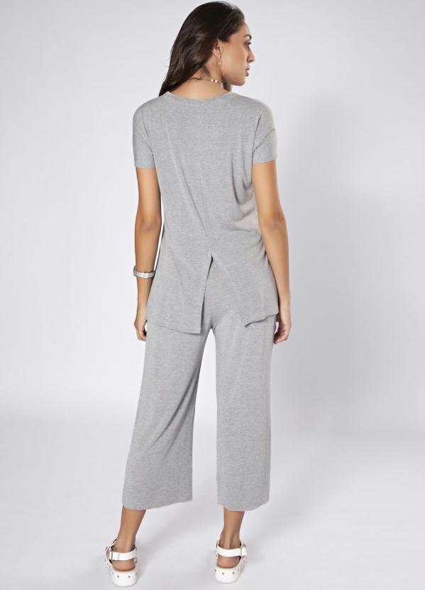 Preview - Blusa Manga Curta com Fenda Cinza 4