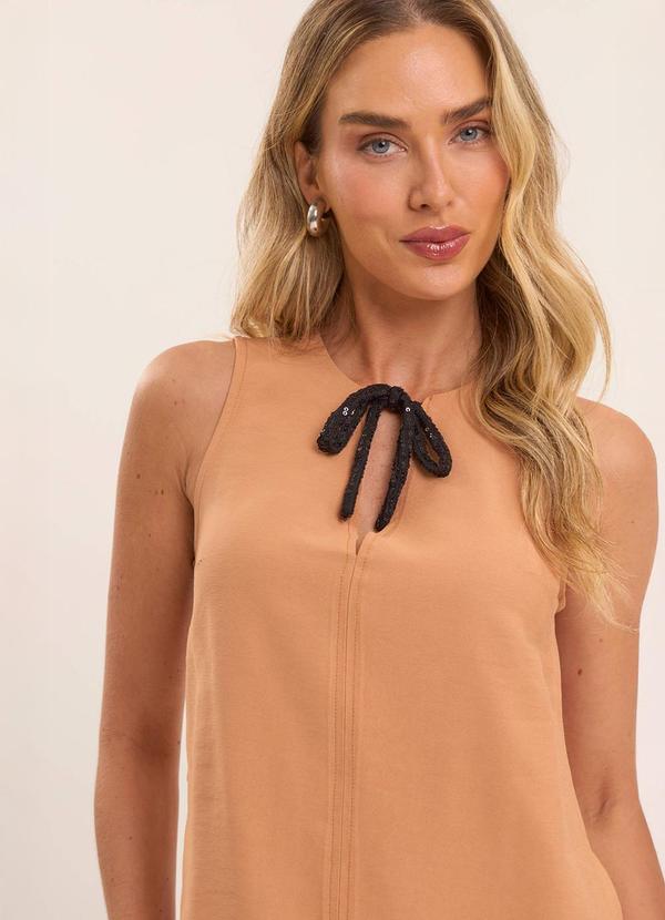 Doce Trama - Blusa Manga Curta com Laço Preto 4