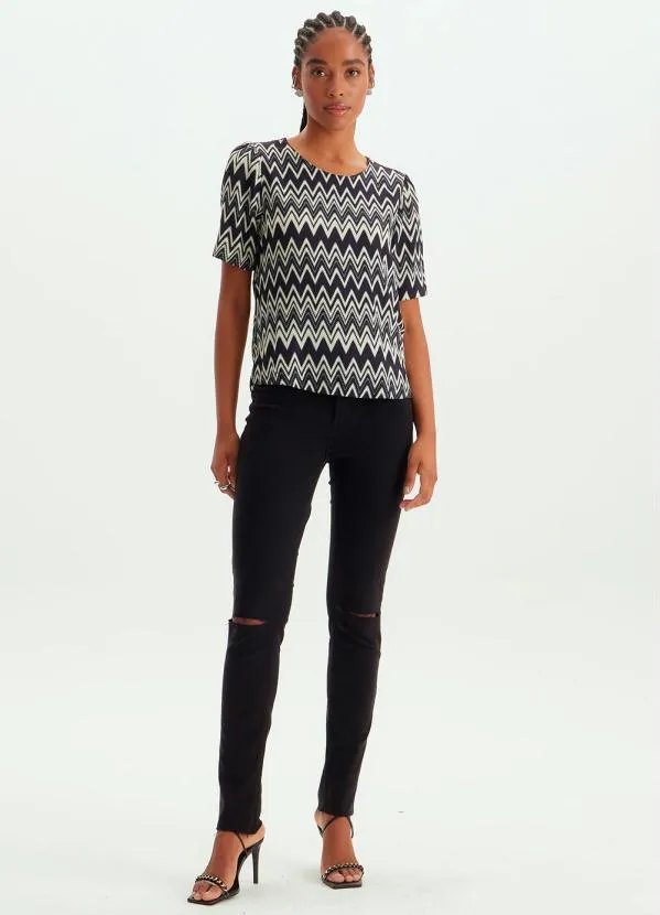 Lança Perfume - Blusa Manga Curta de Viscose Estampada Preta 3