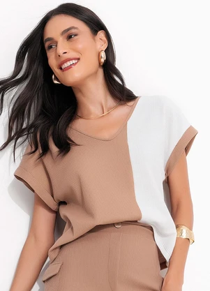 Quintess - Blusa Marrom Claro em Malha Texturizada - QUINTESS