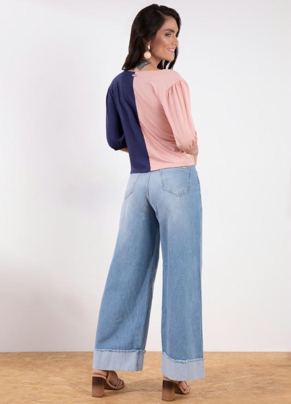 Quintess - Blusa  Meio a Meio Marinho e Rosê com Torção 4