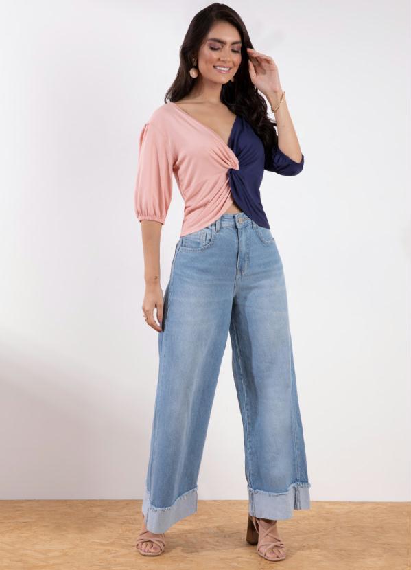 Quintess - Blusa  Meio a Meio Marinho e Rosê com Torção 5