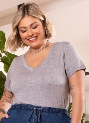 Quintess - Blusa Mescla com Decote V e Bolso Frontal - QUINTESS