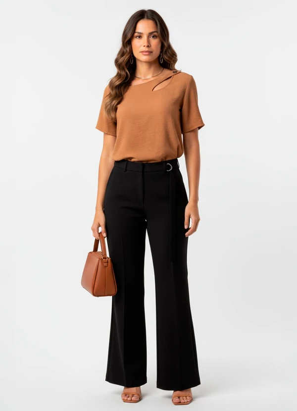 Quintess - Blusa em Crepe Mostarda com Decote Assimétrico e Botão Decorativo 3