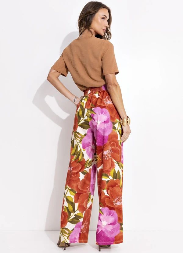 Quintess - Blusa em Crepe Mostarda com Decote Assimétrico e Botão Decorativo 7