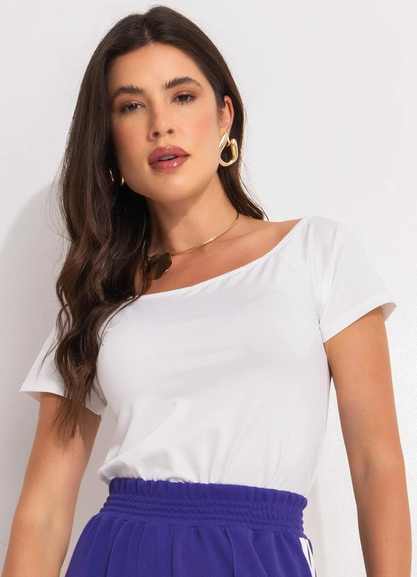 Quintess - Blusa Off White com Decote Canoa