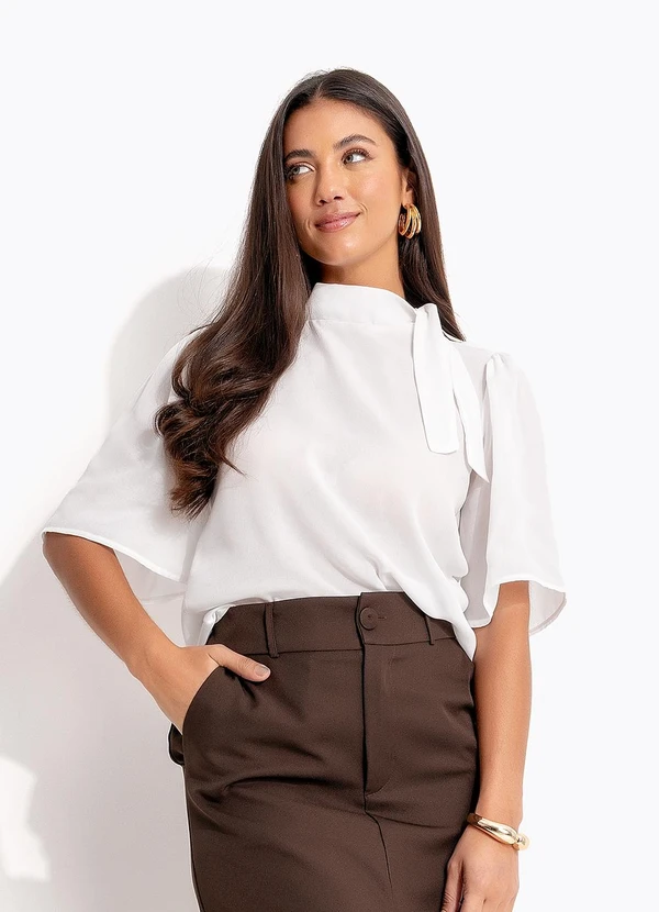 Quintess - Blusa Off White em Crepe Plano