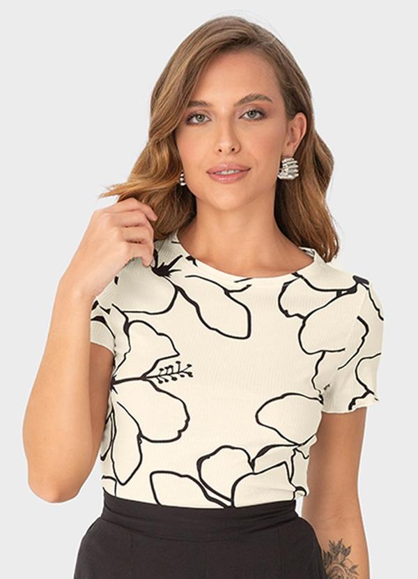 Malwee - Blusa Off White Lírios Canelado