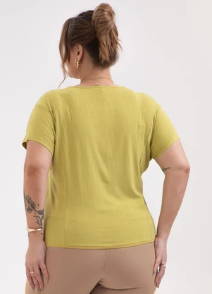 Habana - Blusa Plus Size com Decote V Canelada Verde - HABANA