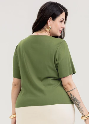 Cativa - Blusa Plus Size em Viscose Verde Escuro - CATIVA