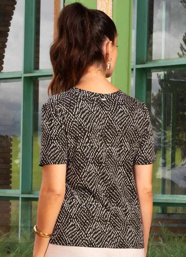 Quintess - Blusa Poá Ondulado em Malha de Viscose 2