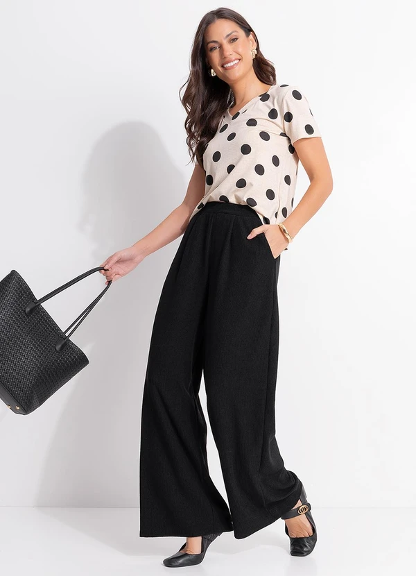 Quintess - Blusa Poá Preto em Malha de Viscose