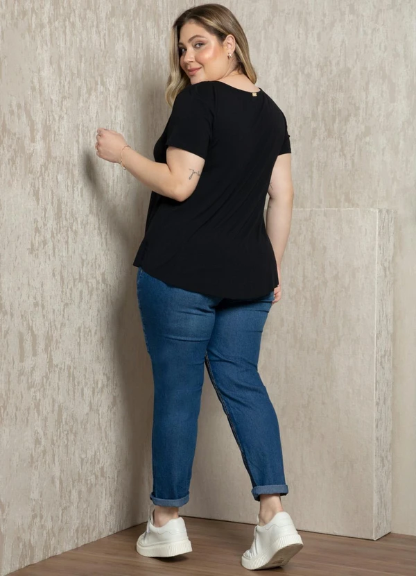 Quintess - Blusa Preta com Barra Mullet 10