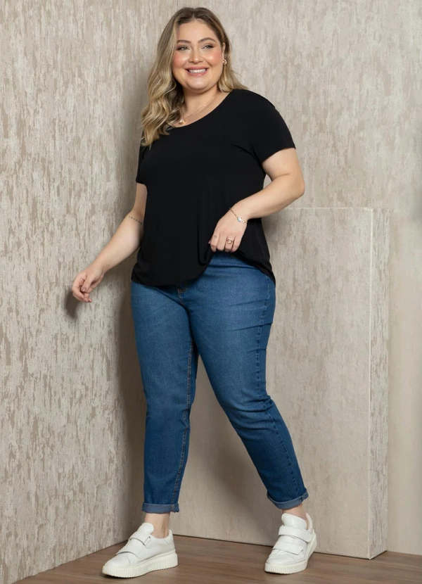 Quintess - Blusa Preta com Barra Mullet