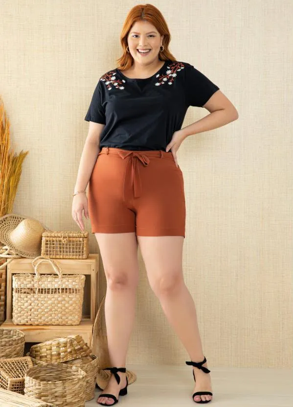 Quintess - Blusa Preta com Bordado em Ramos 7