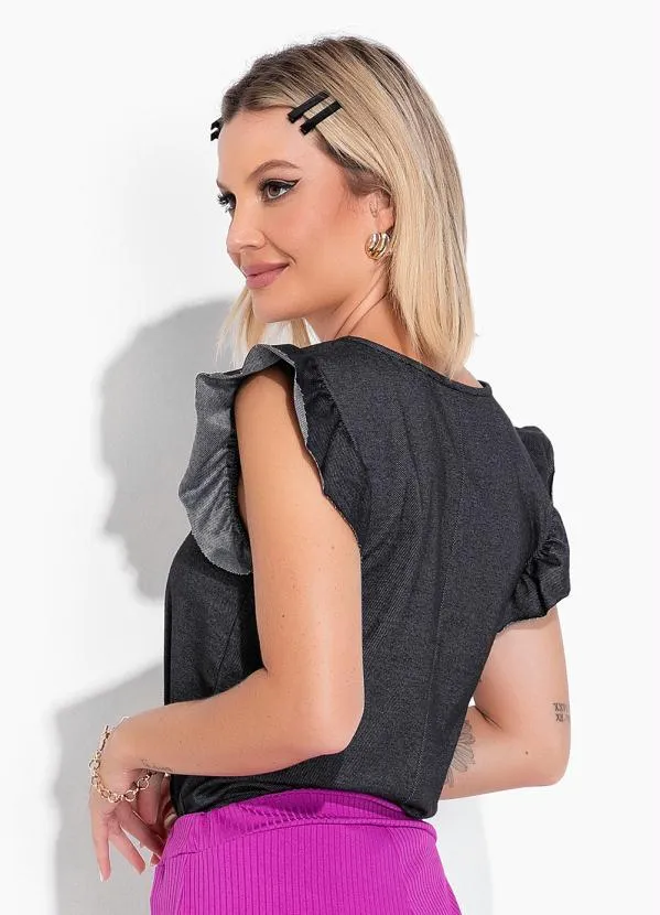 Moda Pop - Blusa Preta com Decote em V e Babado nas Mangas 2