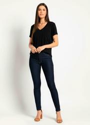 Blusa Preta com Decote V e Bolso Frontal