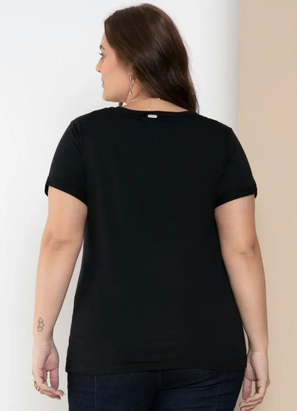 Quintess - Blusa Preta com Decote V e Bolso Frontal 3