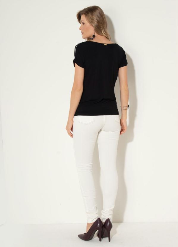 Quintess - Blusa Preta com Detalhes Brancos 4