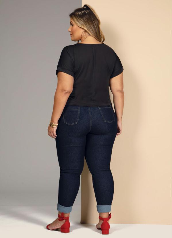 Quintess - Blusa Preta com Recorte em Renda 8