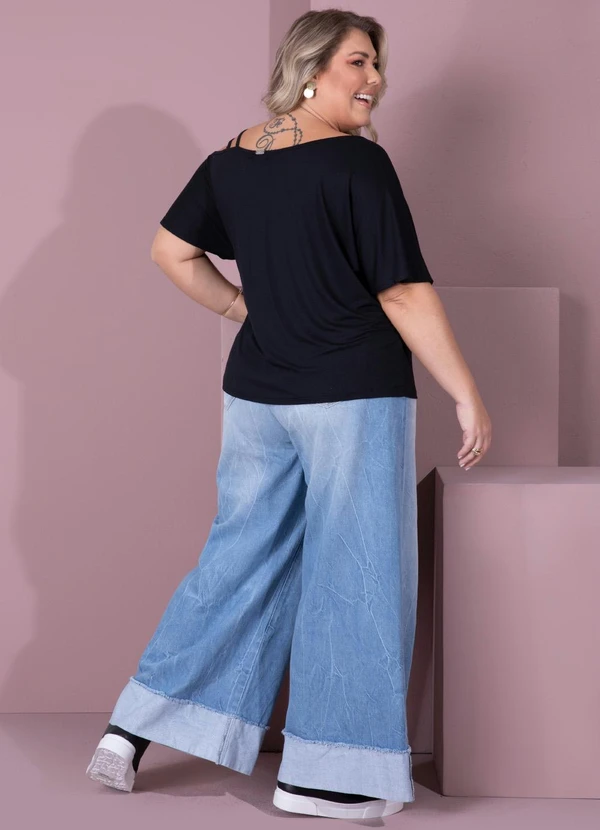 Quintess - Blusa Preta com Tiras no Ombro