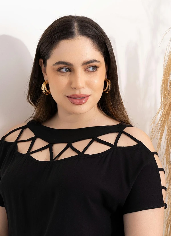 Quintess - Blusa Preta com Tiras nos Ombros Quintess 13