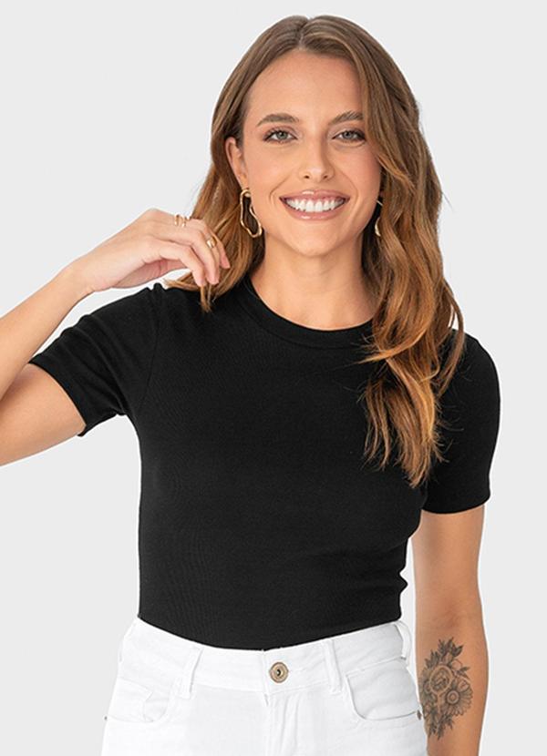 Malwee - Blusa Preta Cropped em Ribana