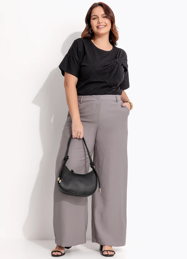 Quintess - Blusa Preta em Malha de Algodão Penteado com Detalhe de Nó no Ombro 5