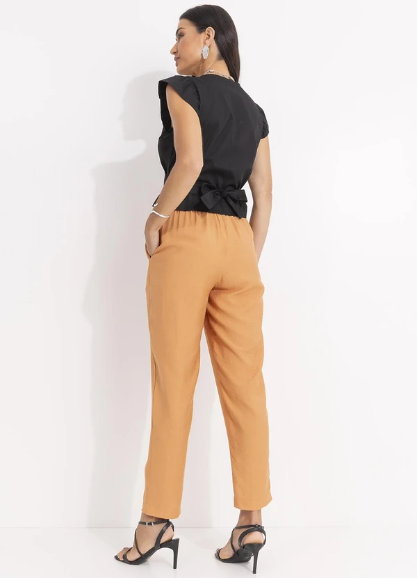 Svela - Blusa Preta em Tecido de Tricoline 4