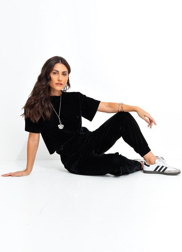 Quintess - Blusa Preta em Veludo 9