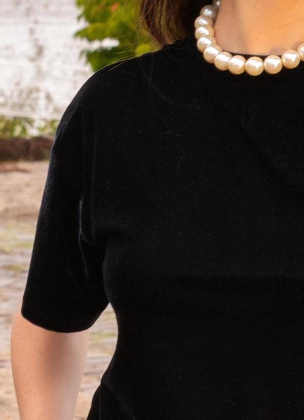 Quintess - Blusa Preta em Veludo 10