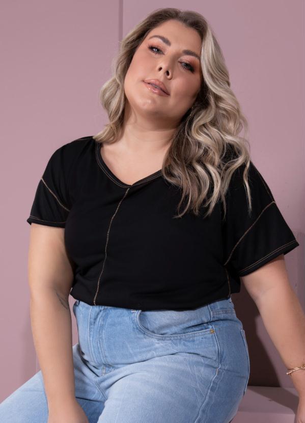 Quintess - Blusa Preta Soltinha com Decote V 10