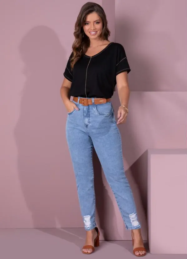 Quintess - Blusa Preta Soltinha com Decote V 7