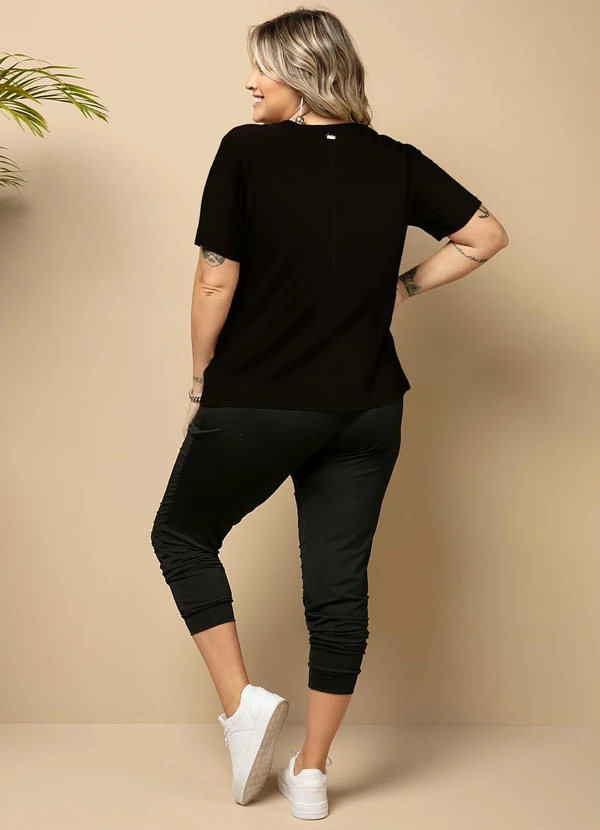 Quintess - Blusa Preto com Mangas Curtas 1