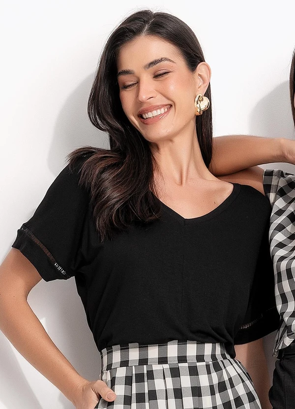 Quintess - Blusa Preto em Malha de Viscose