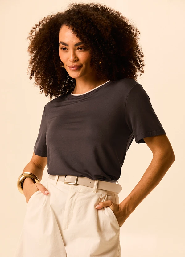 Malwee - Blusa Regular em Moletinho Café
