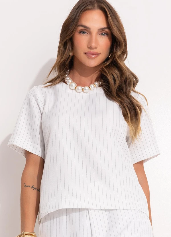 Quintess - Blusa Risca de Giz Branco em Alfaiataria