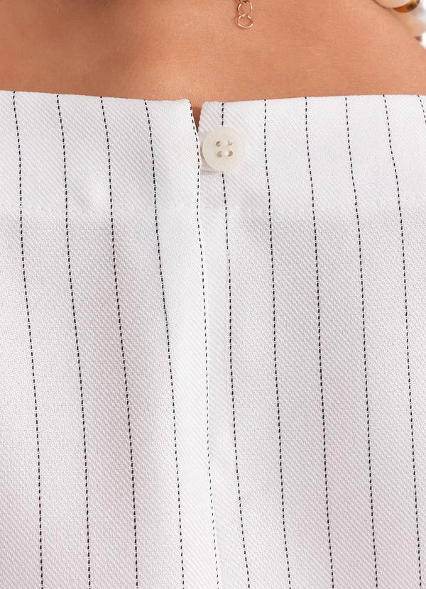 Quintess - Blusa Risca de Giz Branco em Alfaiataria