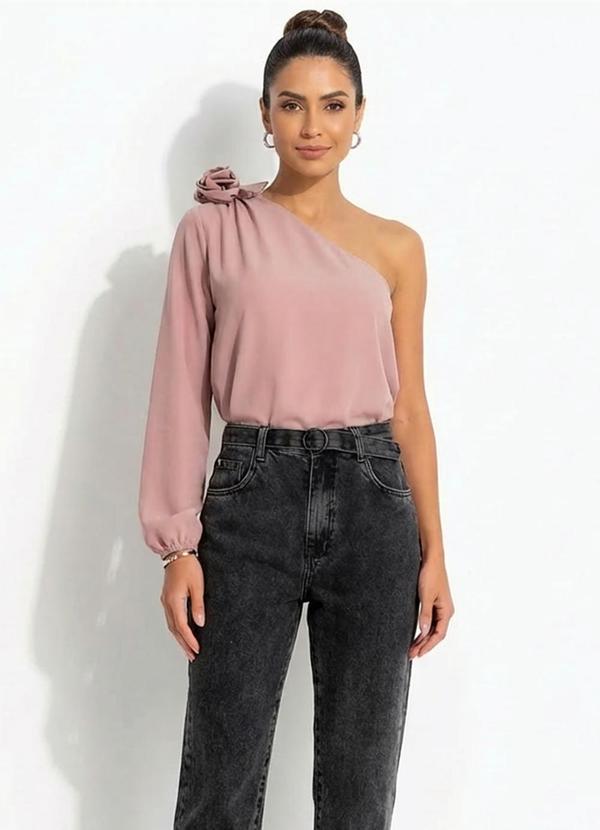 Blusa Rosa um Ombro S� com Flor Remov�vel e Manga Bufante