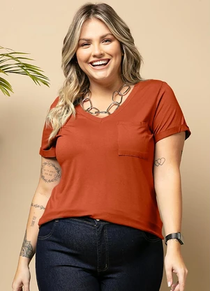 Quintess - Blusa Terracota com Decote V e Bolso Frontal - QUINTESS